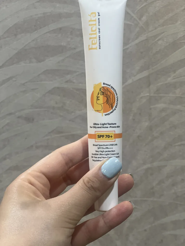 کرم ضد آفتاب بی‌رنگ فلیچیتا SPF70 مدل 01 محافظ UVA و UVB، حاوی ویتامین C و E، مناسب برای پوست چرب و حساس حجم 40 میلی لیتر