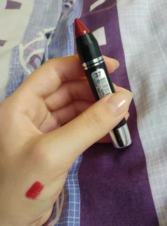 رژ لب مدادی میلوس شماره 37