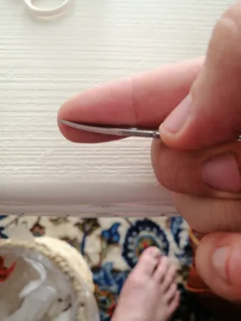 قیچی ابرو آنی مدل B2