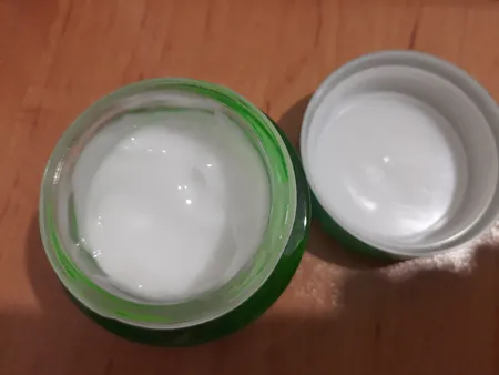 کرم مرطوب کننده بایو آکوا مدل Aloe Vera Essence حجم 50 میلی لیتر