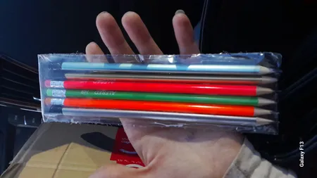 مداد مشکی مدل پاکن دار طرح سه گوش بسته 6 عددی