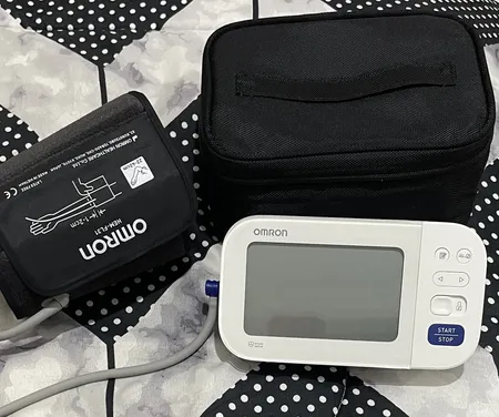 فشارسنج دیجیتال بازویی امرن مدل M6 Comfort