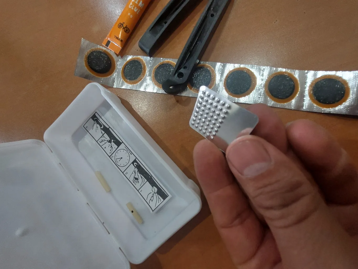 کیت پنچری دوچرخه مدل J5 مجموعه 14 عددی