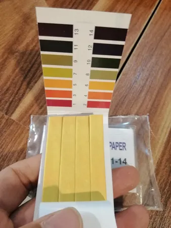 pH سنج مدل Universal Indicator paper