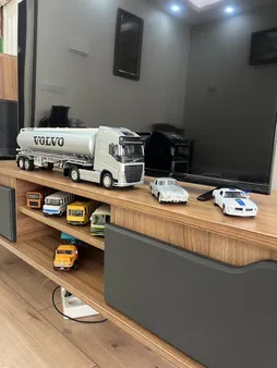 ماشین بازی ولی مدل Volvo FH12