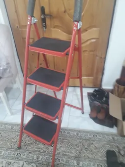 نردبان 4 پله زاگرس مدل 004