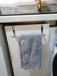 تجریه خرید آویز حوله پلوتون مدل کابینتی