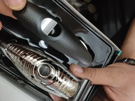 ست ماشین اصلاح موی صورت و بدن وی جی آر مدل V-099