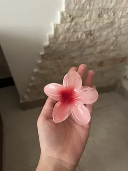 کلیپس مو زنانه مدل گل پلومریا کد brg 410