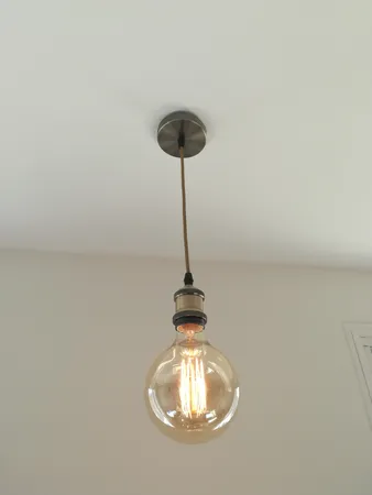 لامپ فیلامنتی انگاره مدل G125 پیچی پایه E27