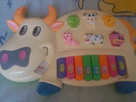 اسباب بازی آموزشی موزیکال مدل گاو