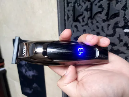 ماشین اصلاح موی سر و صورت وی جی ار مدل V-070