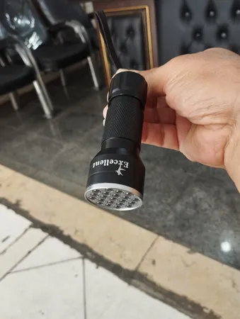 چراغ قوه دستی مدل HW-F600