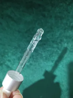 سرم رطوبت رسان پوست فور اور لیدی مدل آبرسان، حاوی هیالورونیک اسید و ویتامین B5 حجم 30 میلی لیتر