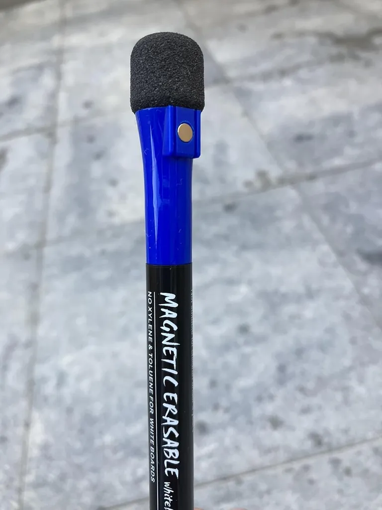 ماژیک وایت برد بیسیک مدل مغناطیسی پاک کن دار بسته 4 عددی