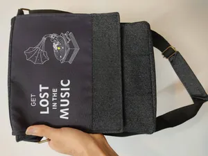 تجریه خرید کیف دوشی گالری چی چاپ طرح گرامافون کد 65738