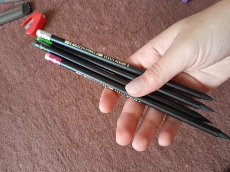 مداد مشکی فابر کاستل مدل پاک کن دار کد 007 بسته 4 عددی