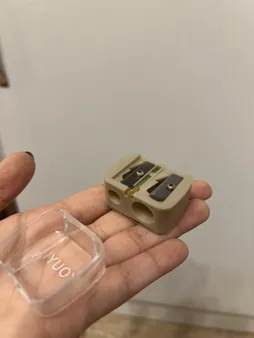 مداد تراش آرایشی یویی مدل pro