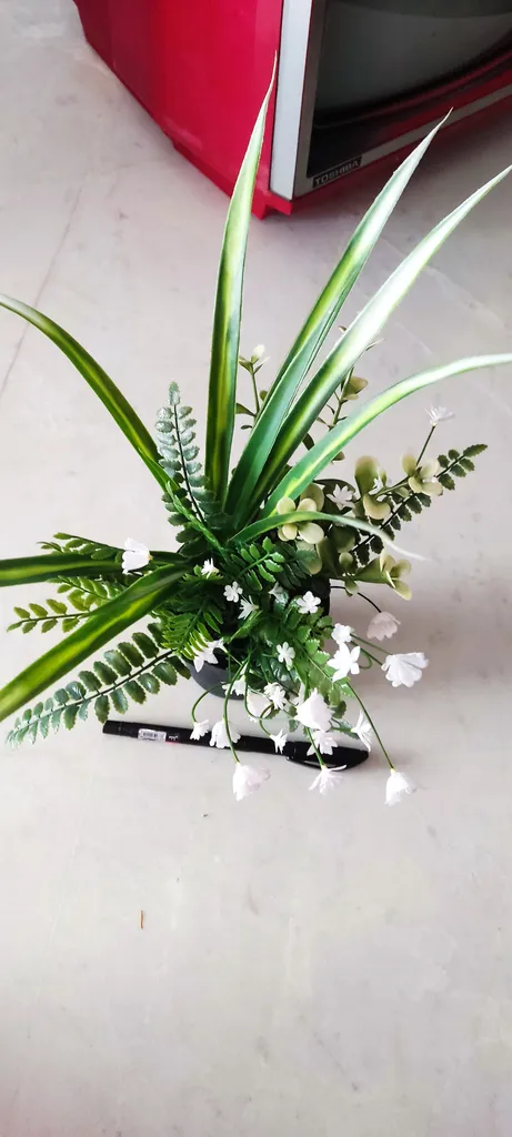 گلدان به همراه گل مصنوعی ایکیا مدل FEJKA کد 716.75