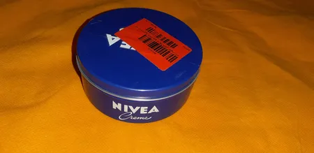 کرم مرطوب کننده نیوآ کد 025 حجم 250 میلی لیتر