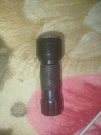 چراغ قوه دستی مدل HW-F600