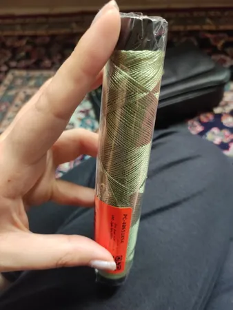 نخ دوخت چرم دوزی مدل ابریشمی Gry100m طول 100 متر