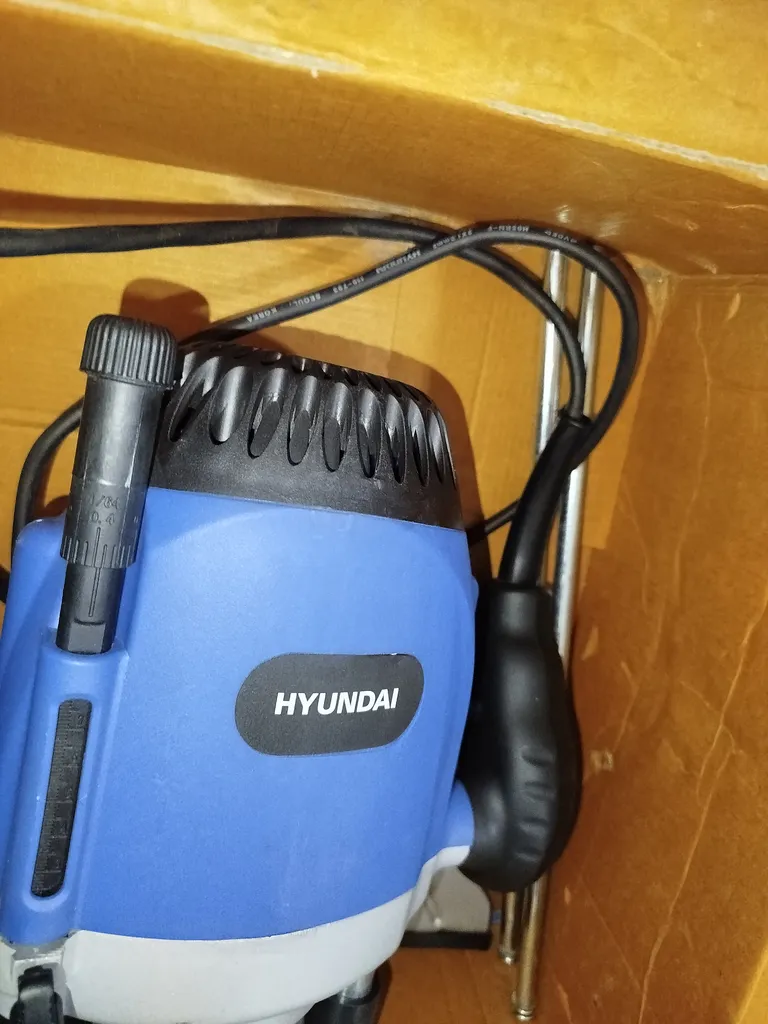 فرز نجاری هیوندای مدل HP1812 فرز نجاری هیوندای مدل HP1812
