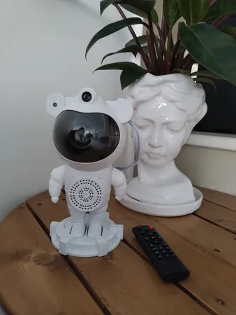 چراغ خواب مدل آدم فضایی طرح کهکشانی 55