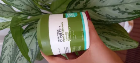 کرم مرطوب‌کننده دست و ناخن نئودرم مدل Olive Dex حجم 150 میلی‌لیتر