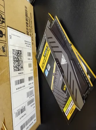 رم دسکتاپ DDR4 دو کاناله 3200 مگاهرتز CL16 کورسیر مدل Vengeance LPX ظرفیت 32 گیگابایت