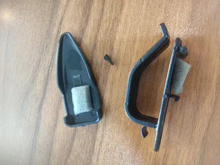 نگهدارنده عینک خودرو طرح کربن کد KHSFD100