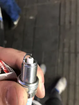 شمع خودرو ان جی کی مدل IFR6T-11 93684 پایه کوتاه سوزنی ایریدیوم بسته 4 عددی