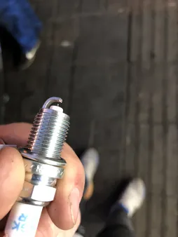 شمع خودرو ان جی کی مدل IFR6T-11 93684 پایه کوتاه سوزنی ایریدیوم بسته 4 عددی