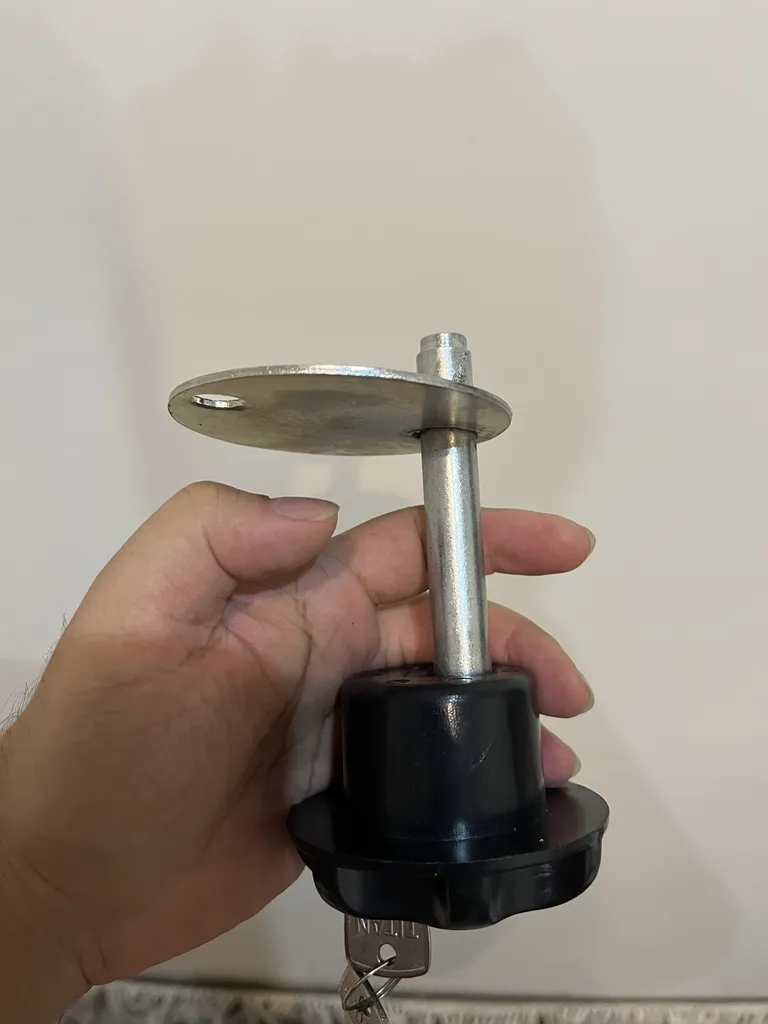 قفل زاپاس بند خودرو چیکال مدل P-2010 مناسب برای پراید