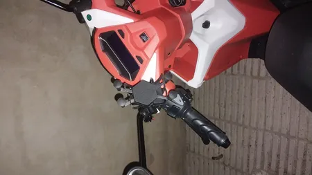 پایه نگهدارنده موبایل شارژر دار مناسب برای موتورسیکلت مدل Phone charging bracke