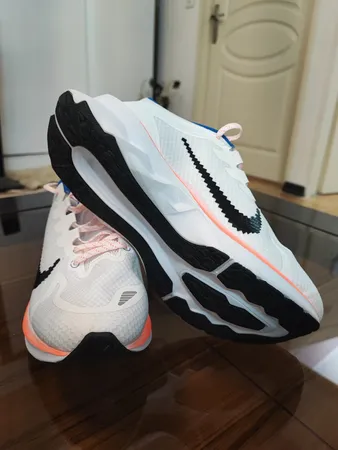 کفش پیاده روی مردانه مدل zoom structure 7x