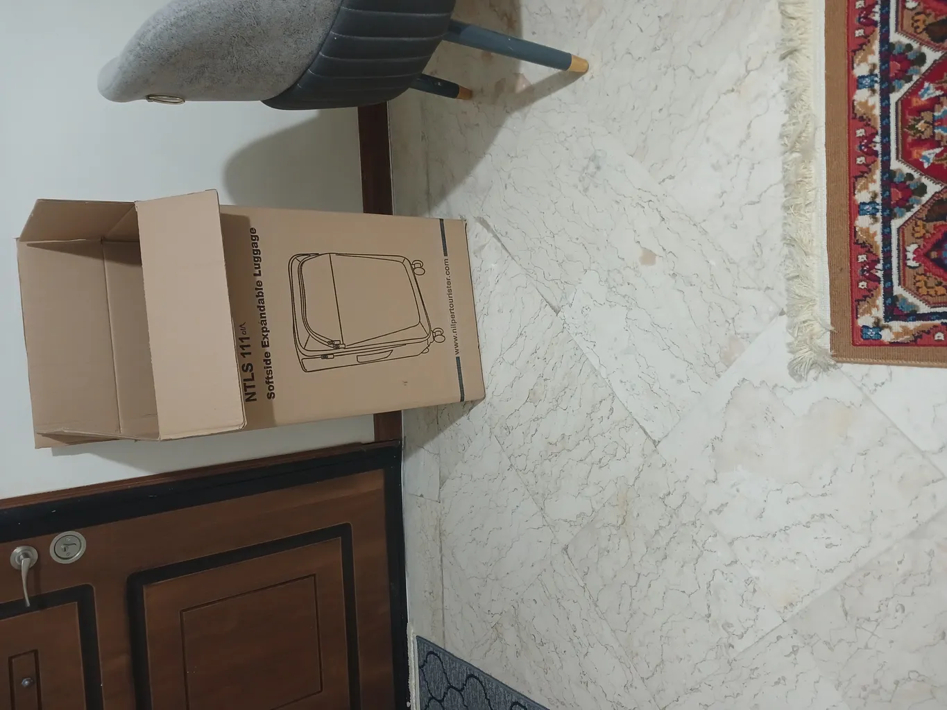 چمدان نیلپر مدل آوان کد 700678 - 111 سایز بزرگ ارتفاع 77 سانتی متر