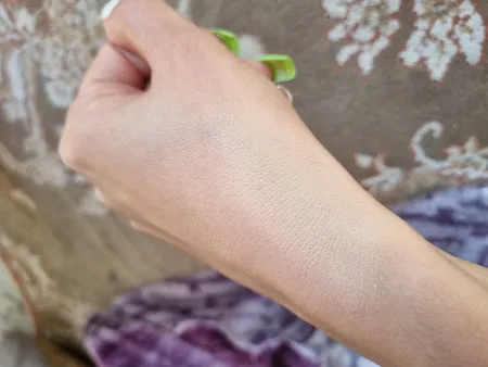 کرم پودر BB درماتیپیک دارای spf 20 رنگ بژ طبیعی حجم 30 میلی لیتر