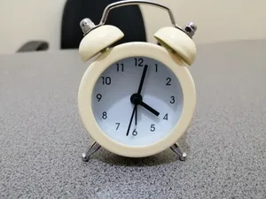 تجریه خرید ساعت رومیزی مدل Simple 002