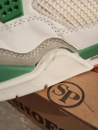 کفش مخصوص دویدن مدل 4 Retro