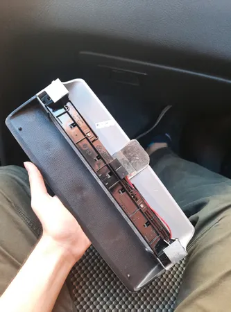 چراغ خطر سوم جمع ساز مدل JT123 مناسب برای پژو پارس