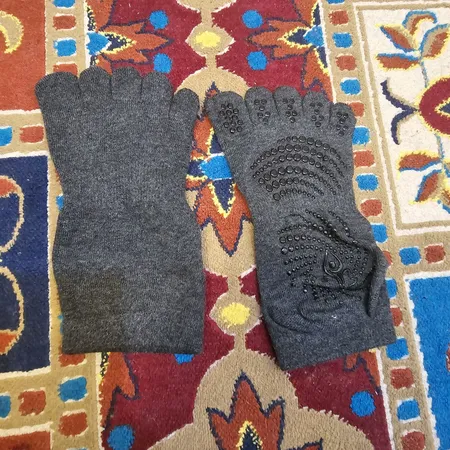 جوراب پیلاتس زنانه مدل انگشتی