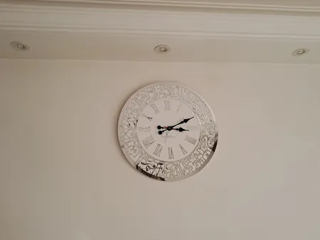 ساعت دیواری اِلِنسی مدل وان یکاد