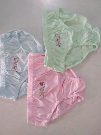 شورت دخترانه چیندکا مدل سوپر پنبه کد 1001 مجموعه 3 عددی