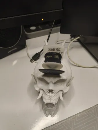 نگهدارنده پیک گیتار مدل  oni skull