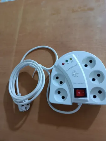 محافظ ولتاژ برق تک نور مدل TN-5P-3M