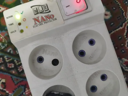 محافظ ولتاژ نانو الکتریک مدل 4PRT-3M