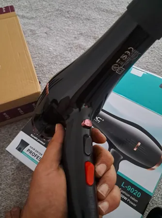 سشوار حرفه ای 2400 وات لایچی مدل ۹۰۲۰