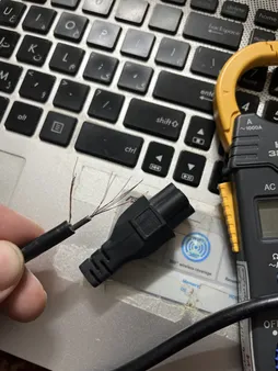 کابل برق سه پین  لپ تاپ لونا مدل 3x0.75mm طول 1.5 متر