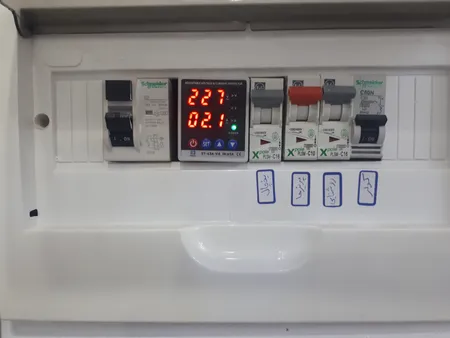 محافظ ولتاژ اتکو مدل ET-63A-VA